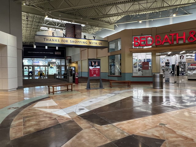Great Lakes Crossing Outlets - Aug 7 2022 Photo
